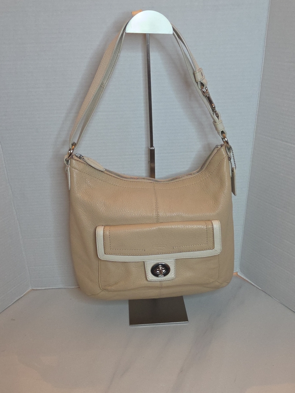 Coach Penelope Hobo Bag In Beige Pebbled Leather - Style F19045